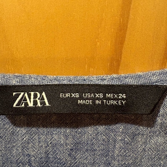Zara Chambray cotton/Linen Blend Tie Sleeve
Button Top Size XS - Picture 4 of 9